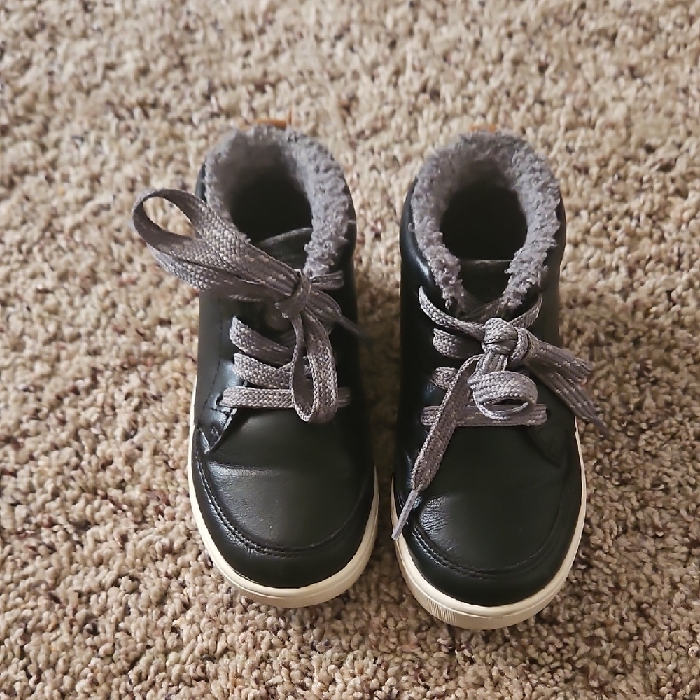 OshKosh B'gosh Kids Black Faux-Leather Lace-Up Boots with Grey Sherpa Trim